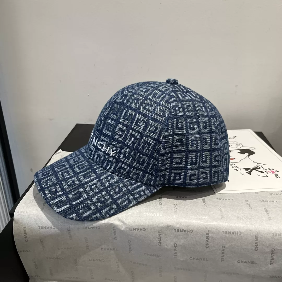 Flexible 3449 Givenchy Caps