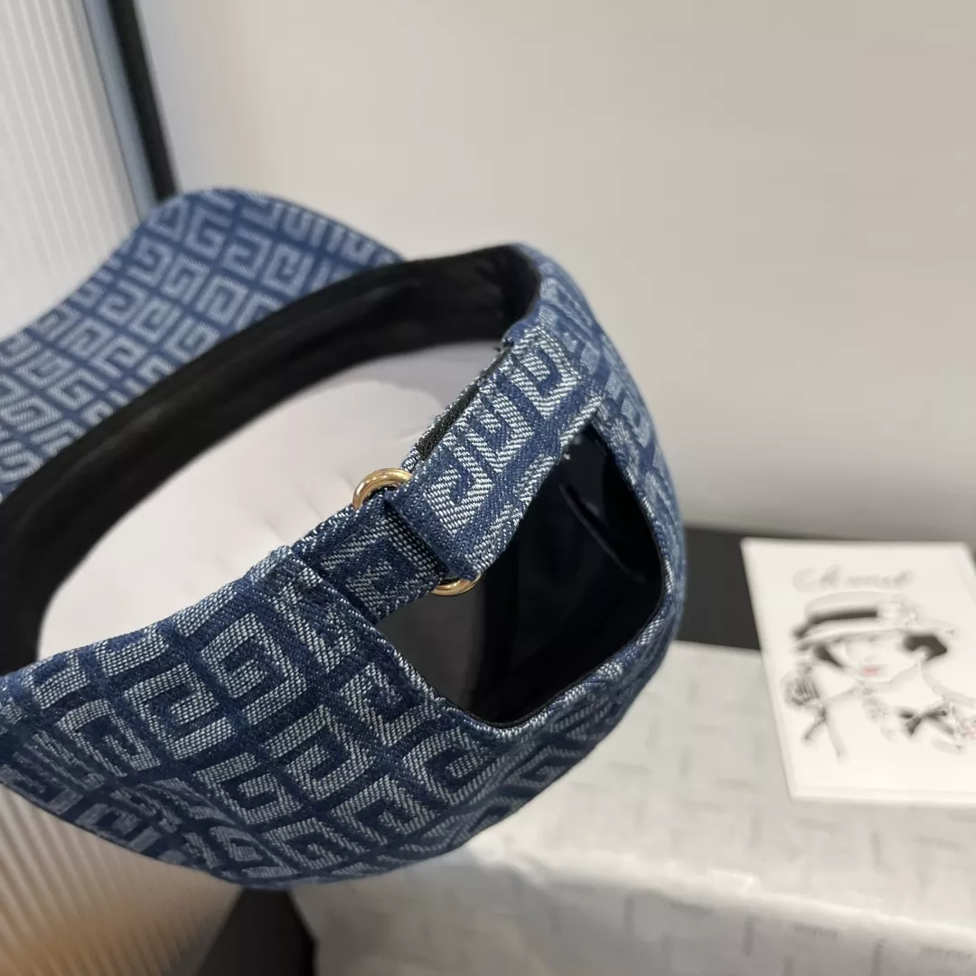 Flexible 3449 Givenchy Caps
