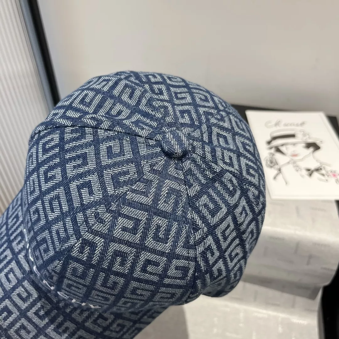 Flexible 3449 Givenchy Caps