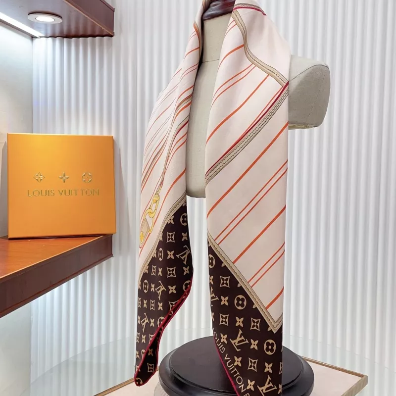 Flexible 3561 Louis Vuitton Silk Squares