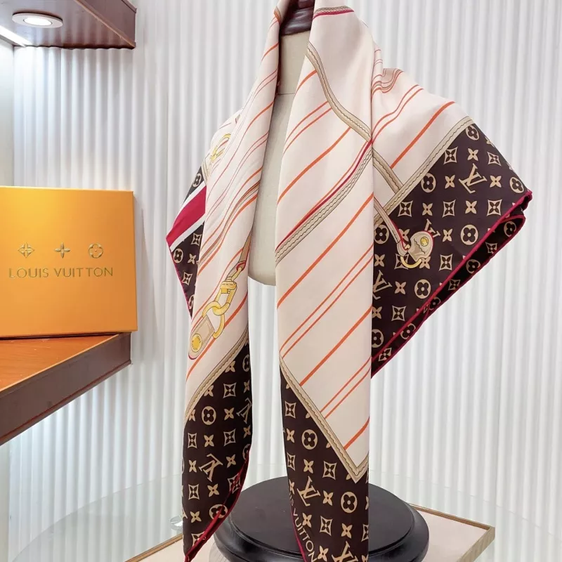 Flexible 3561 Louis Vuitton Silk Squares