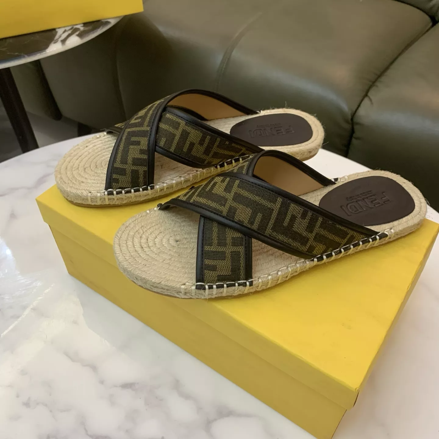 Flexible 3779 Fendi Slippers For Men