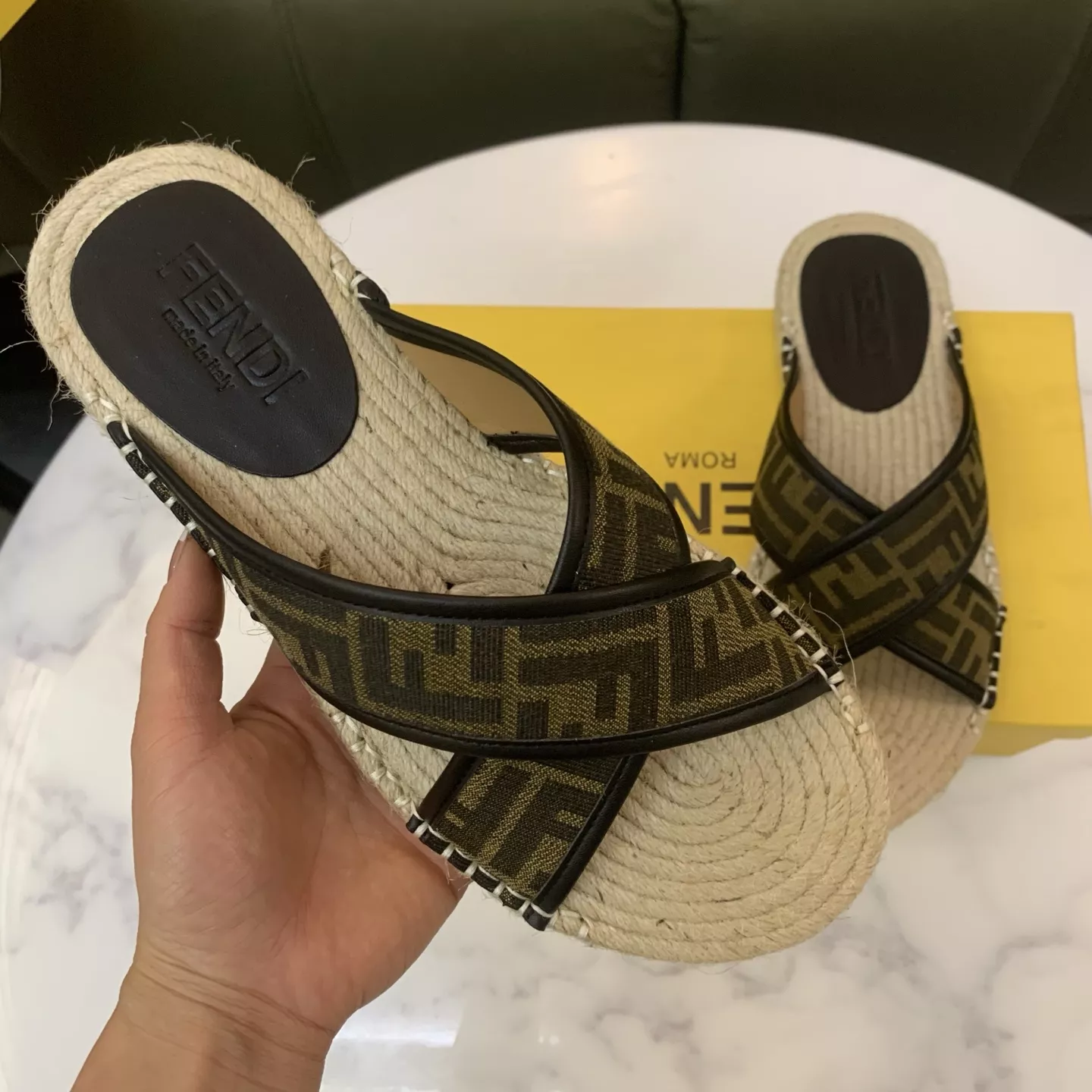 Flexible 3779 Fendi Slippers For Men