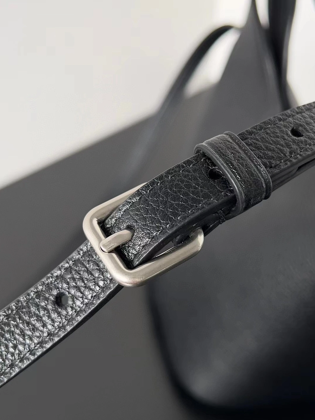 Flexible 4135 Balenciaga AAA Quality Handbags For Women