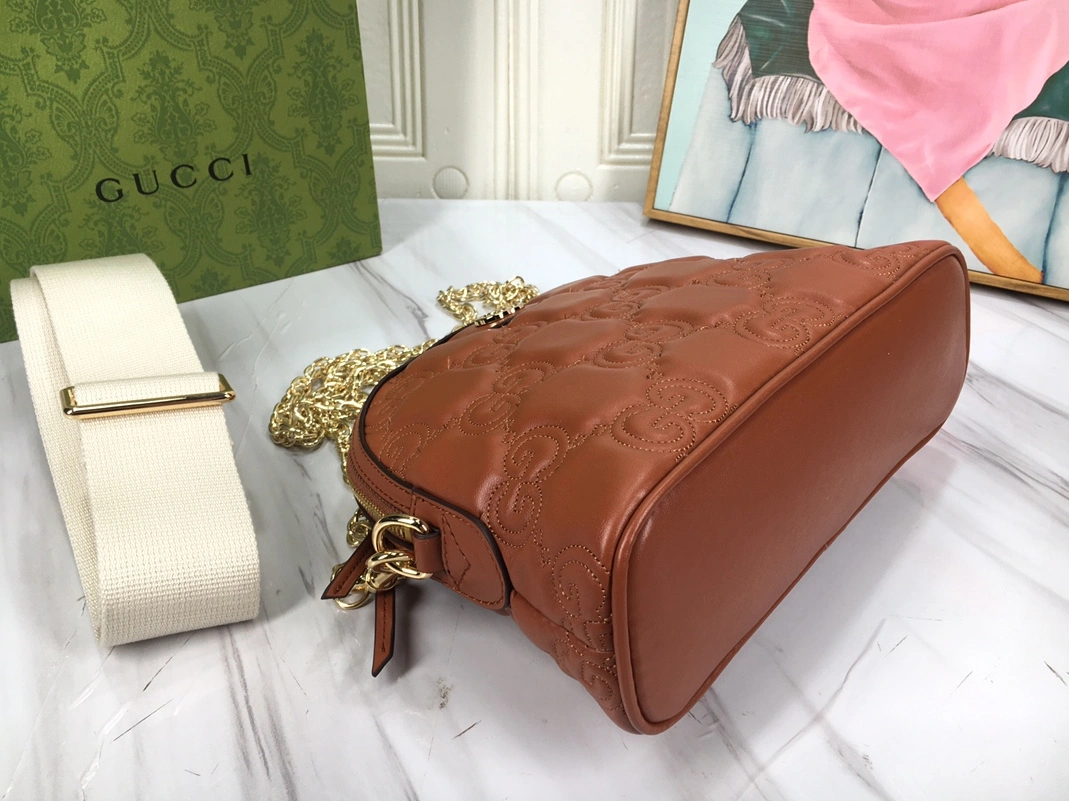 Flexible 4227 Gucci AAA Quality Messenger Bags For Women