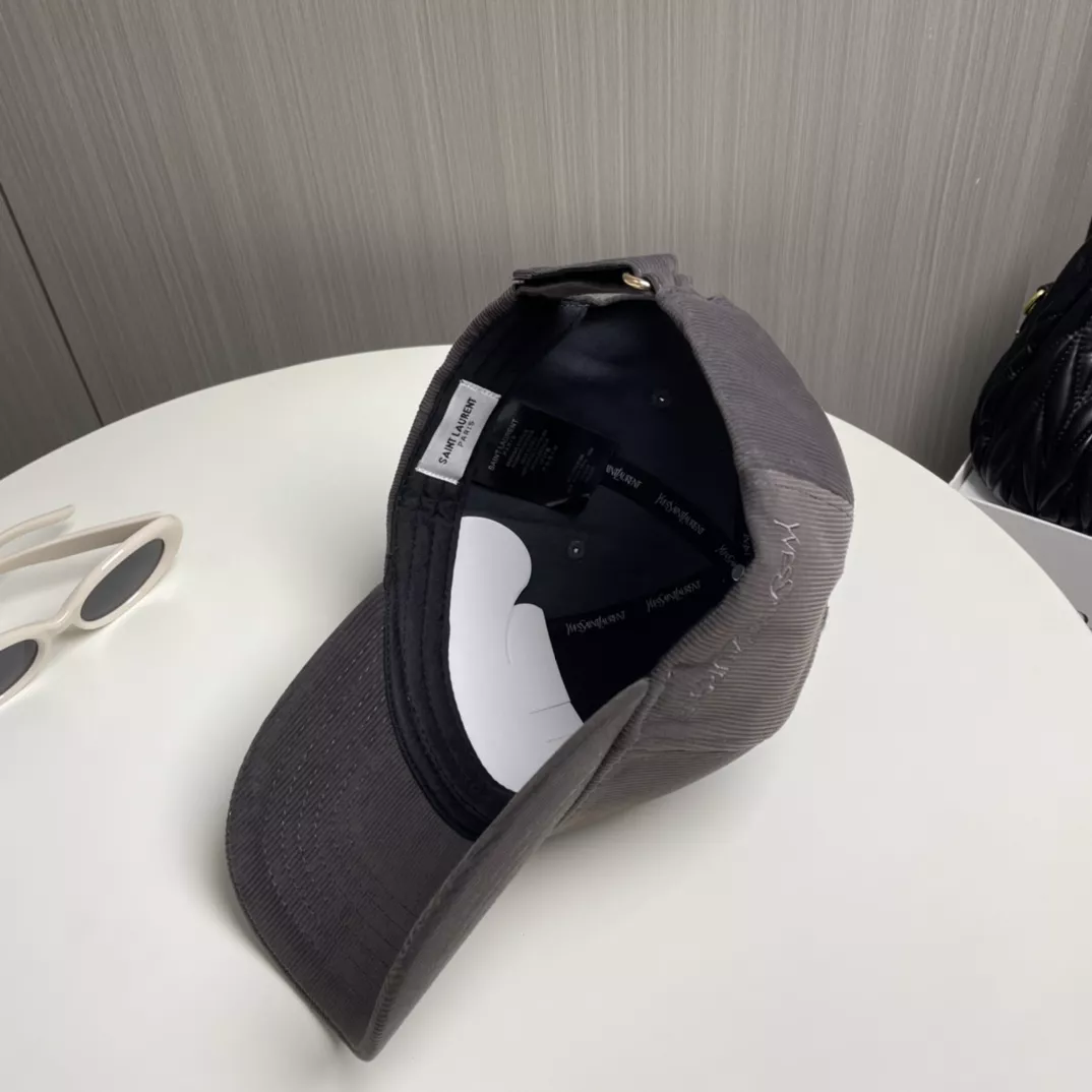 Flexible 4252 Yves Saint Laurent YSL Caps