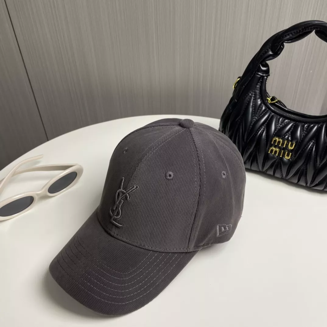 Flexible 4252 Yves Saint Laurent YSL Caps