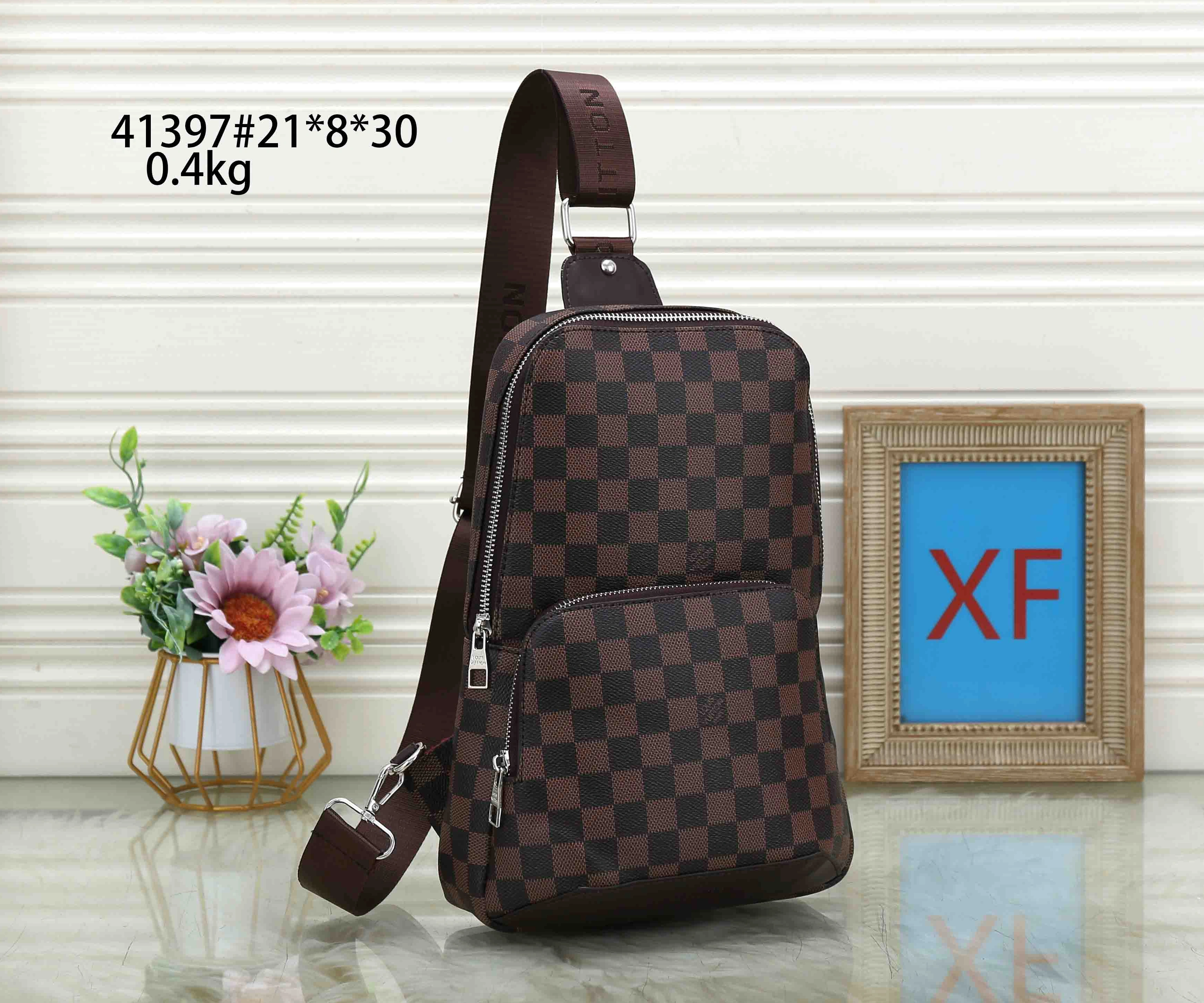 Flexible 4452 Louis Vuitton Messenger Bags For Men