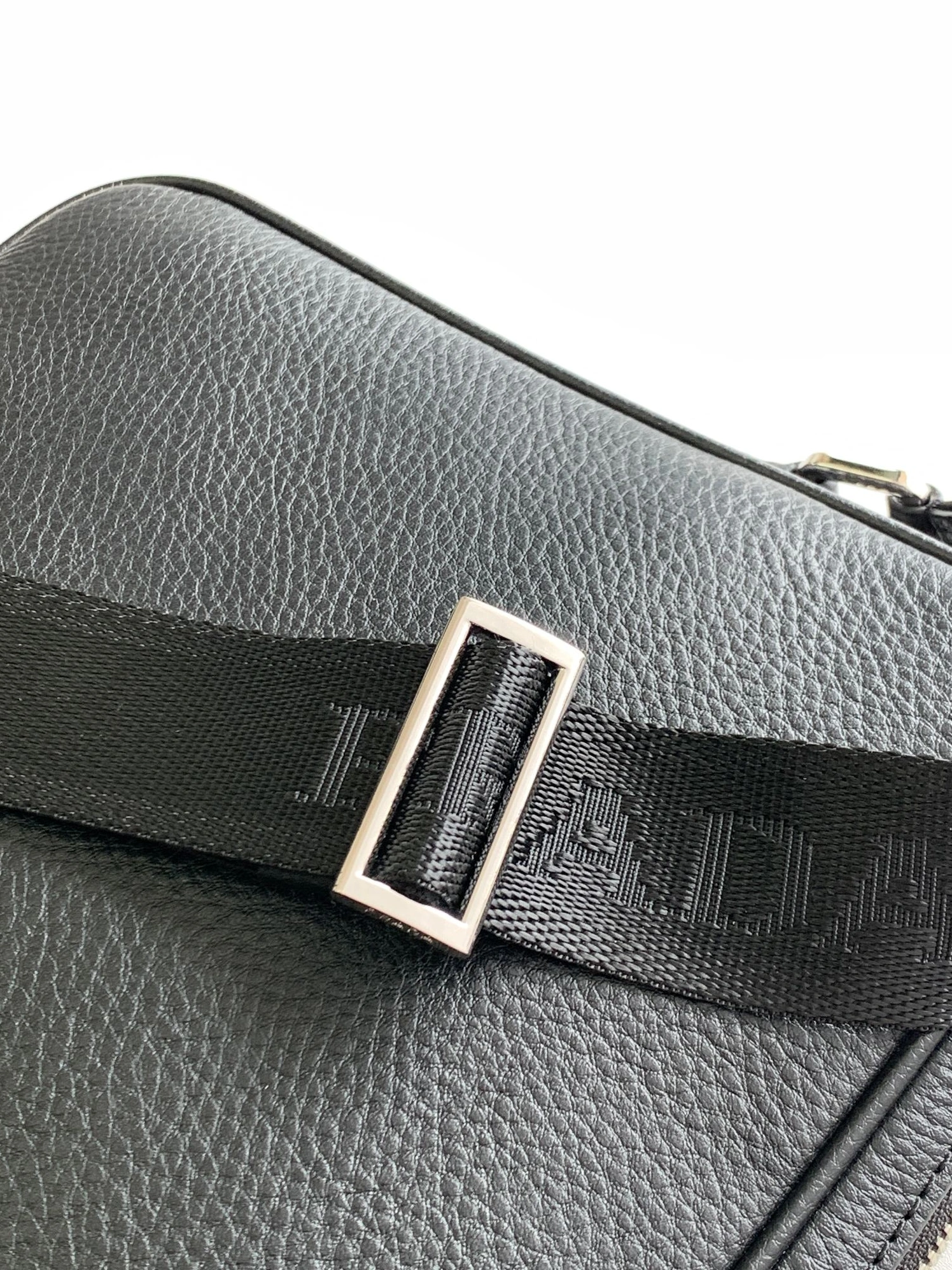 Flexible 4727 Prada AAA Man Messenger Bags