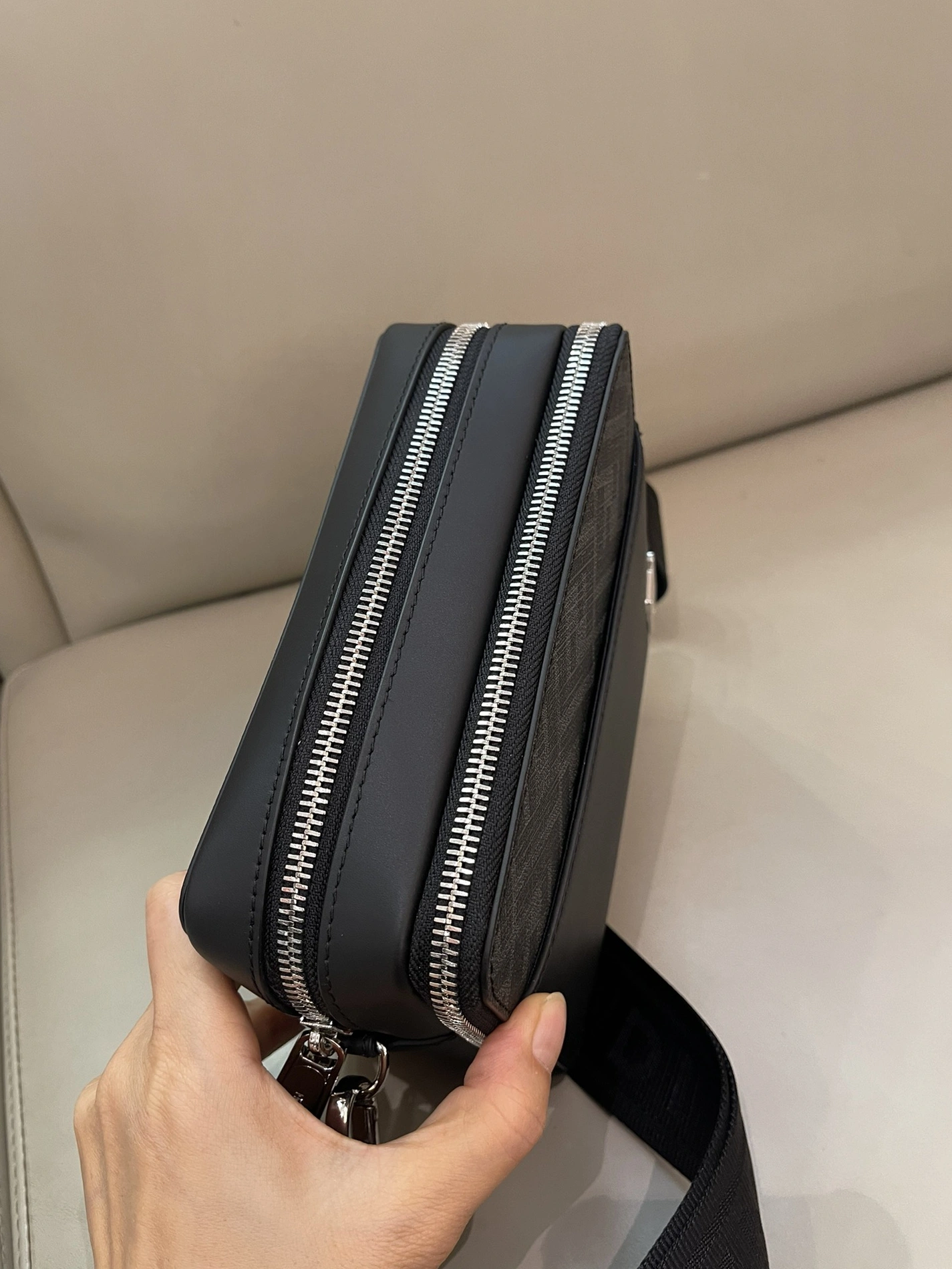 Flexible 4794 Fendi AAA Man Messenger Bags