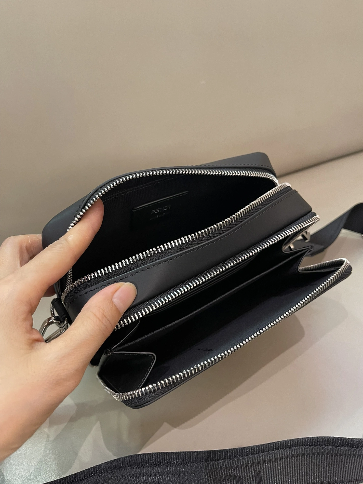 Flexible 4794 Fendi AAA Man Messenger Bags