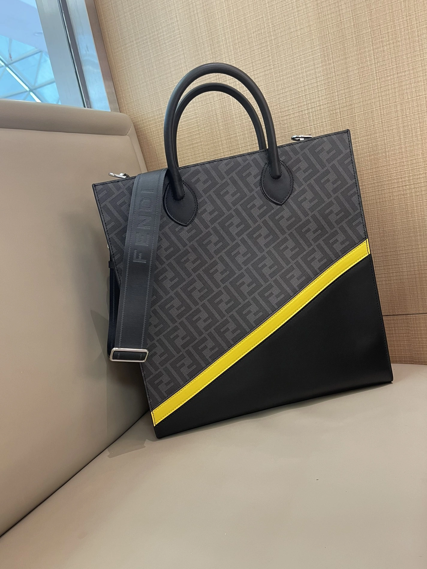 Flexible 5065 Fendi AAA Quality Handbags For Unisex