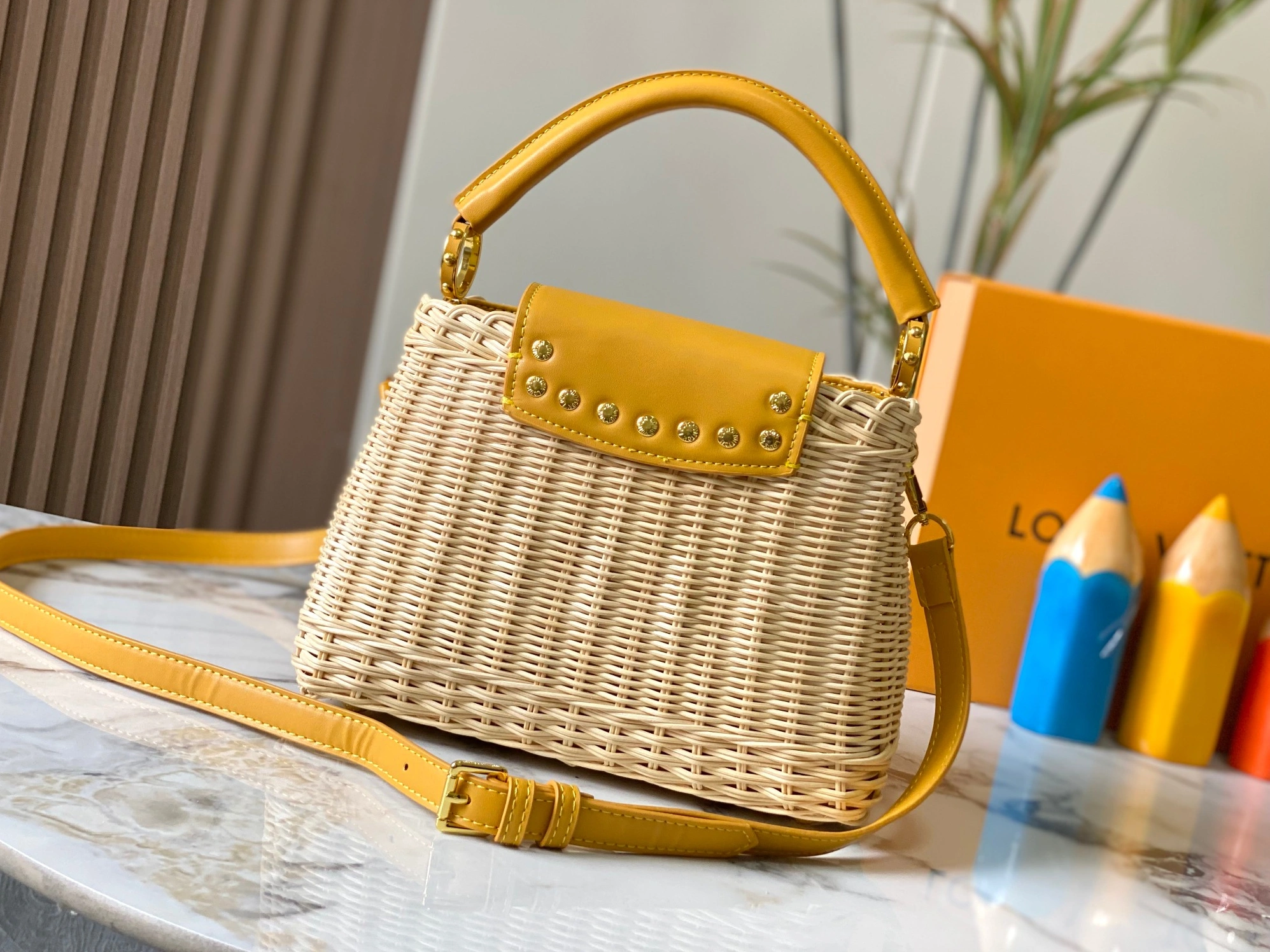 Flexible 5121 Louis Vuitton AAA Quality Messenger Bags For Women