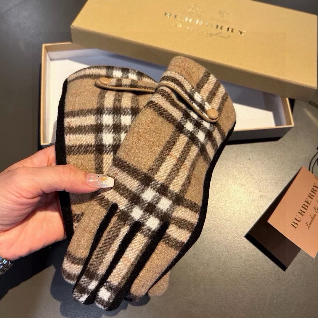 Flexible 5200 Burberry Gloves