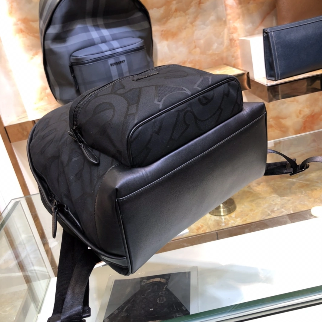 Flexible 5265 Burberry AAA Man Backpacks
