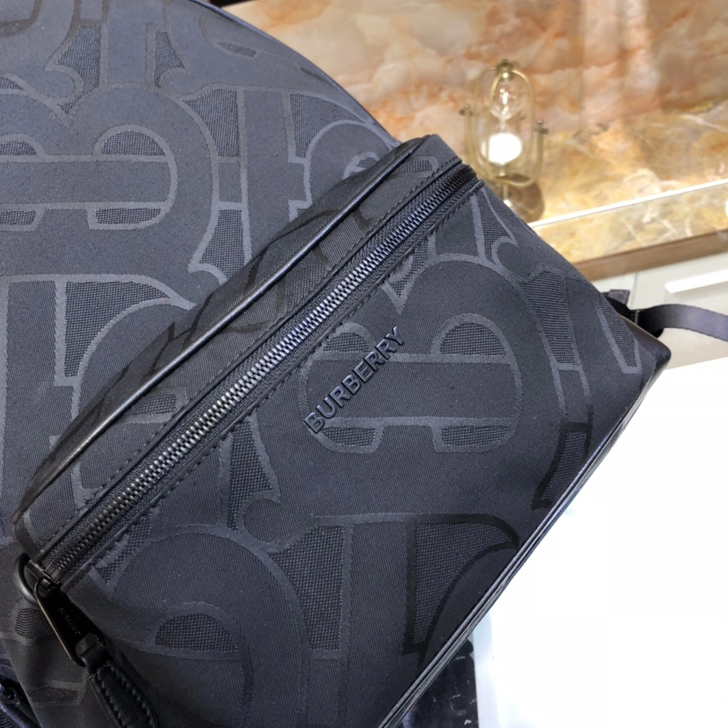 Flexible 5265 Burberry AAA Man Backpacks