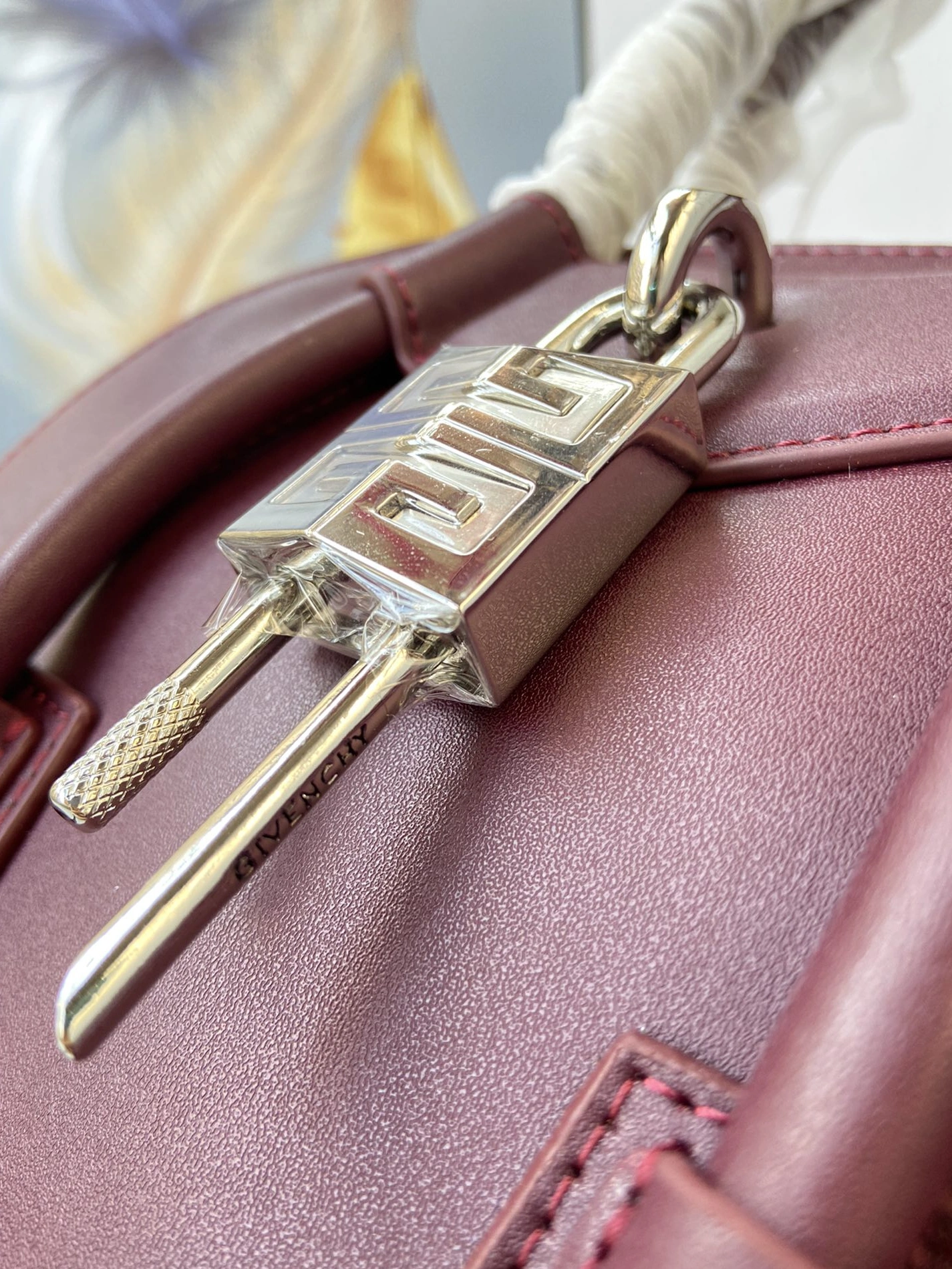 Flexible 5547 Givenchy AAA Quality Handbags For Women