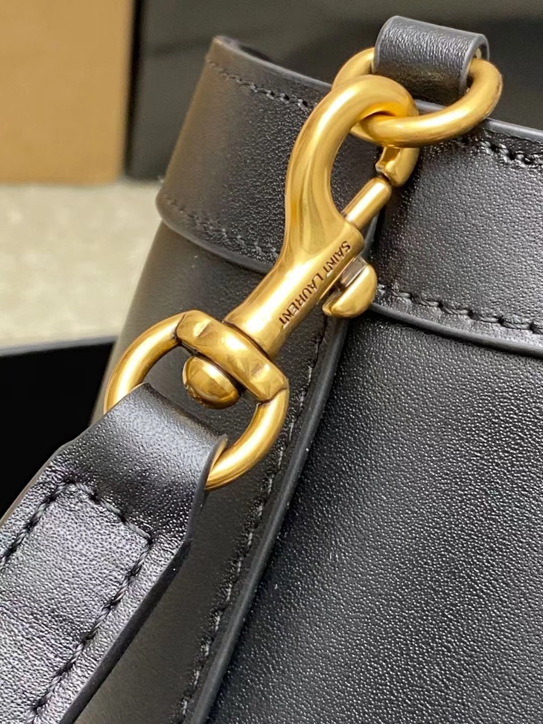 Flexible 5609 Yves Saint Laurent YSL AAA Quality Messenger Bags For Women