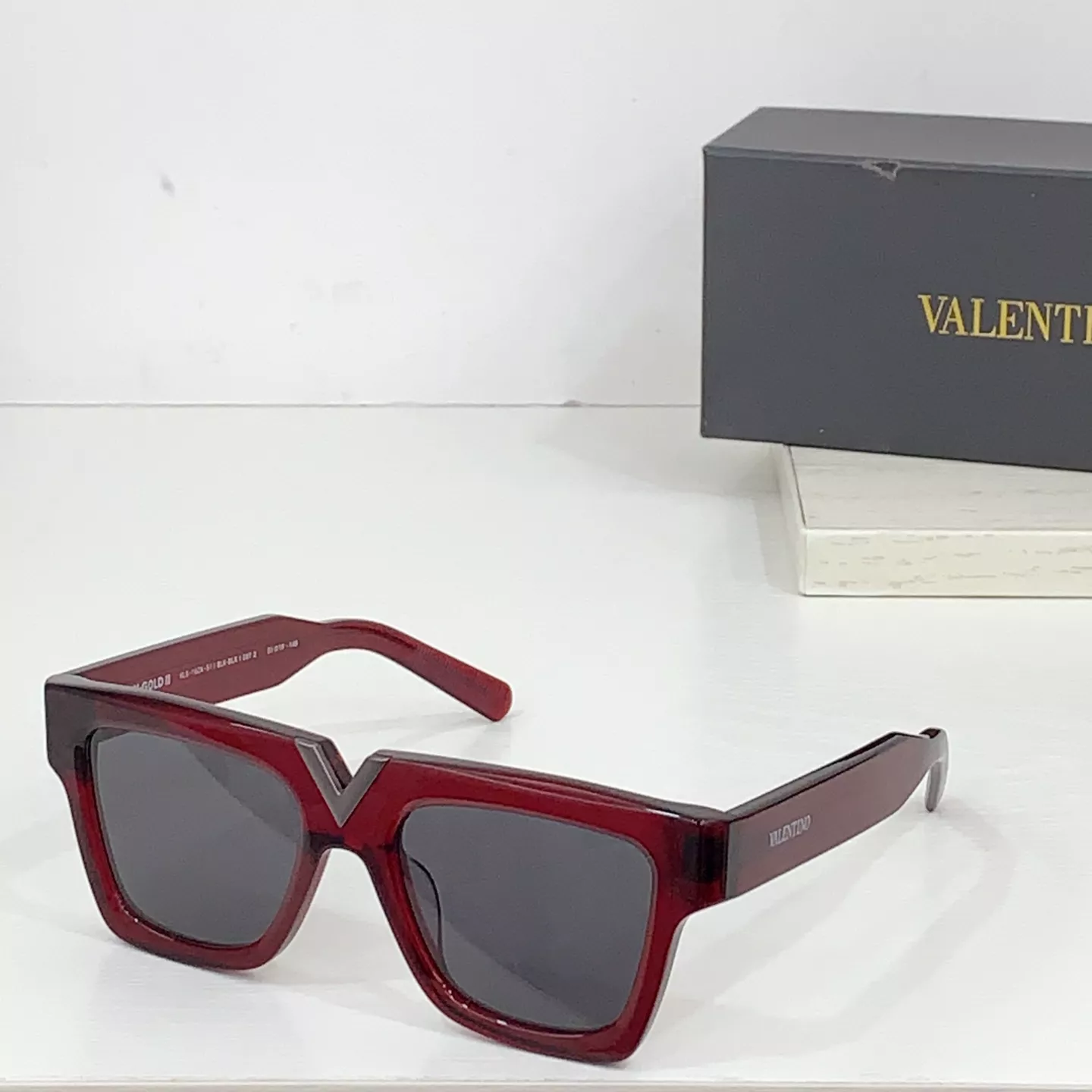 Flexible 5683 Valentino AAA Quality Sunglasses