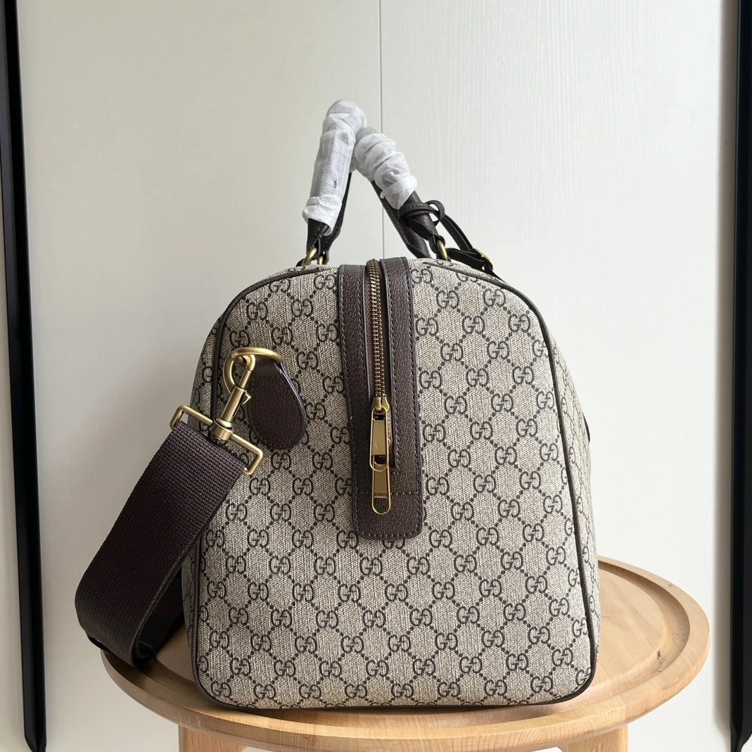 Flexible 595 Gucci Travel Bags