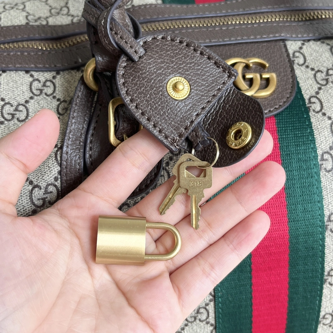 Flexible 595 Gucci Travel Bags