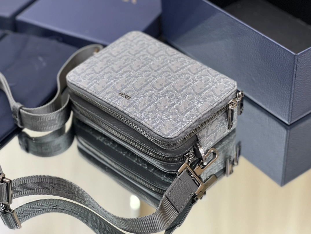 Flexible 6155 Christian Dior AAA Man Messenger Bags