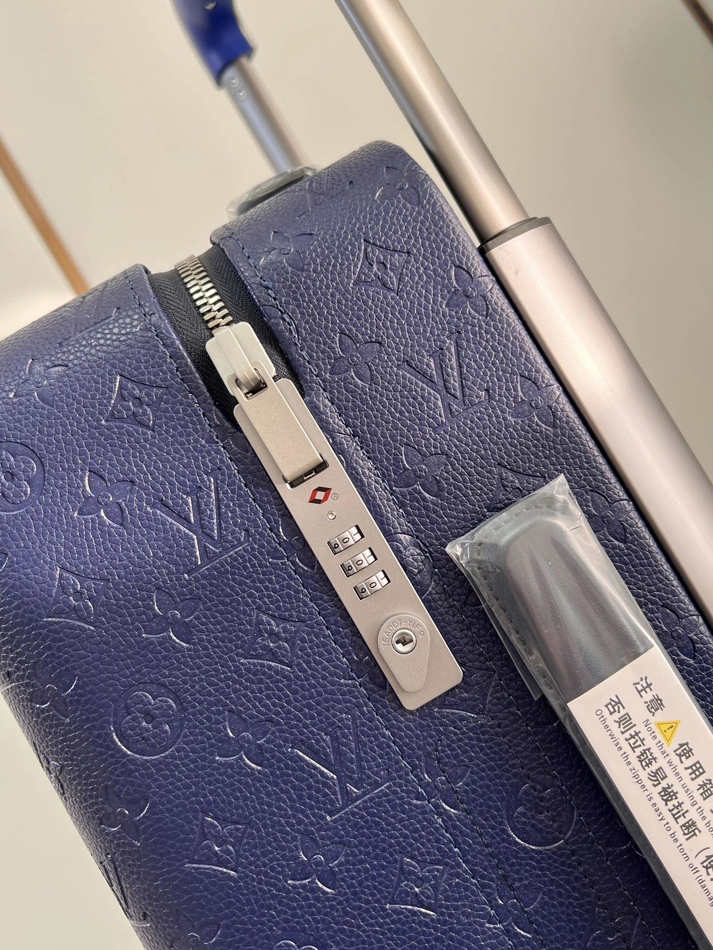 Flexible 6275 Louis Vuitton Luggage
