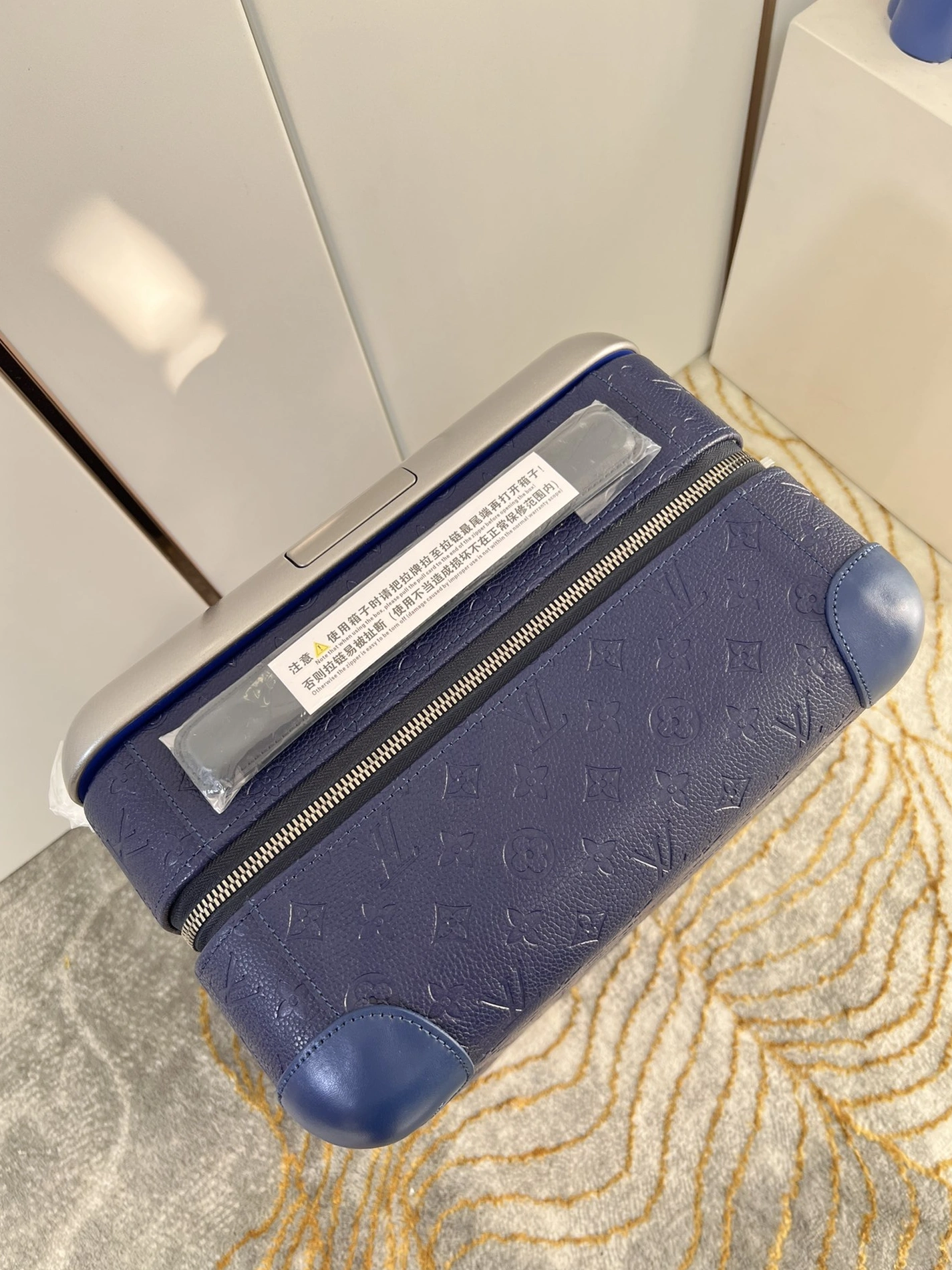 Flexible 6275 Louis Vuitton Luggage