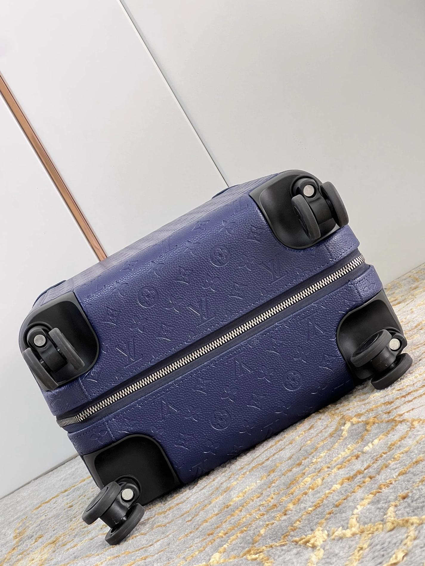 Flexible 6275 Louis Vuitton Luggage
