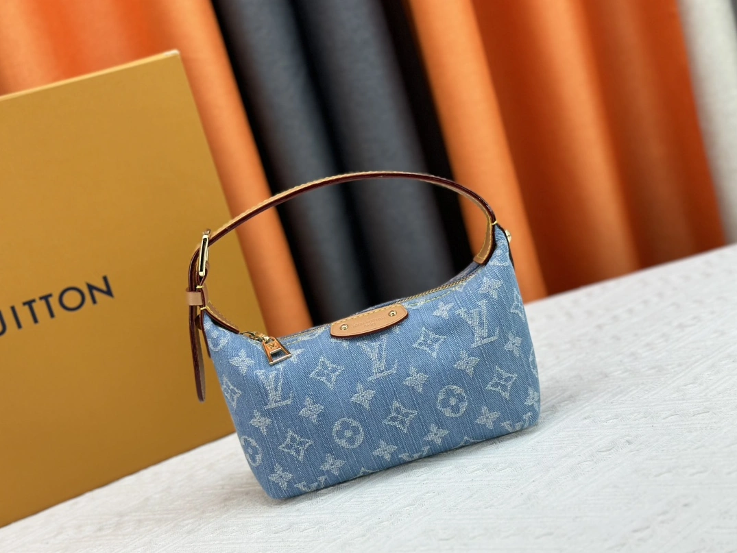Flexible 6318 Louis Vuitton AAA Quality Shoulder Bags For Women