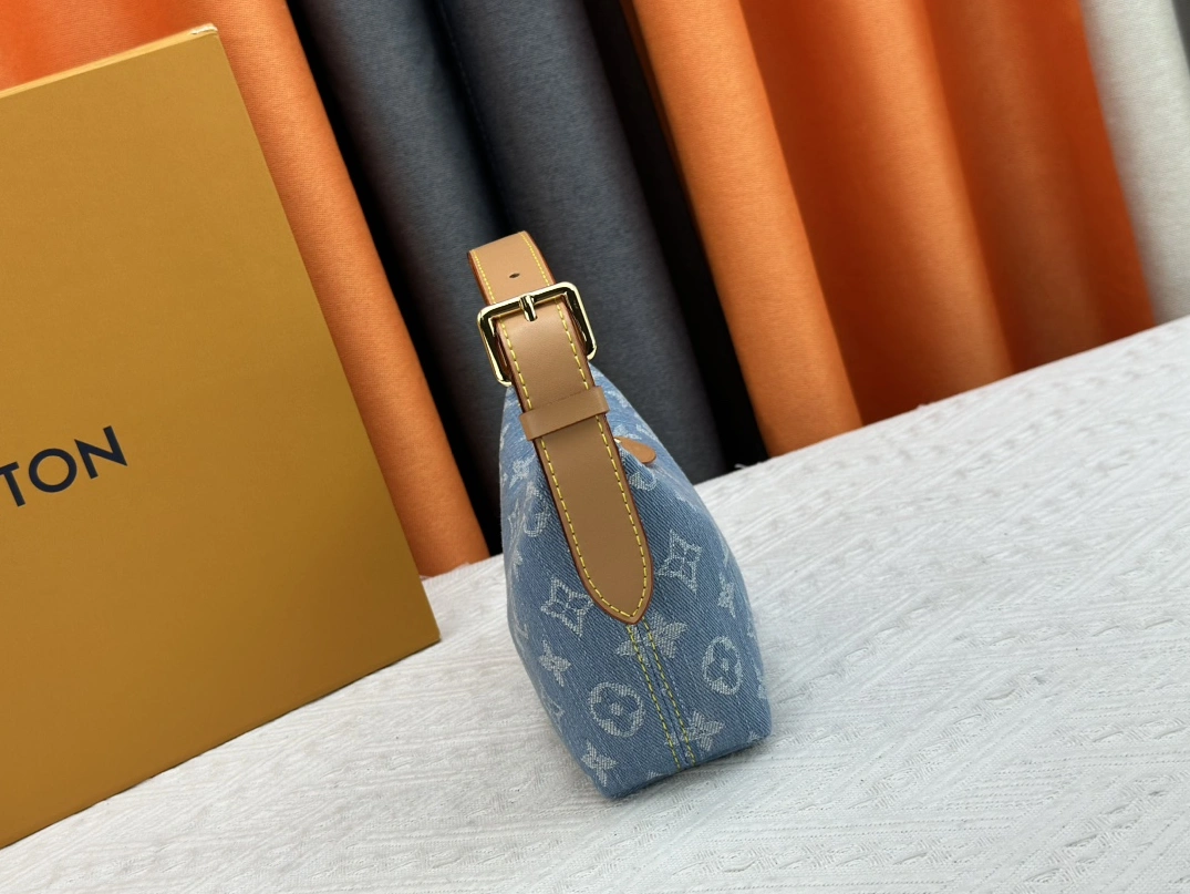 Flexible 6318 Louis Vuitton AAA Quality Shoulder Bags For Women
