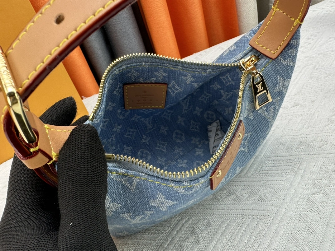 Flexible 6318 Louis Vuitton AAA Quality Shoulder Bags For Women