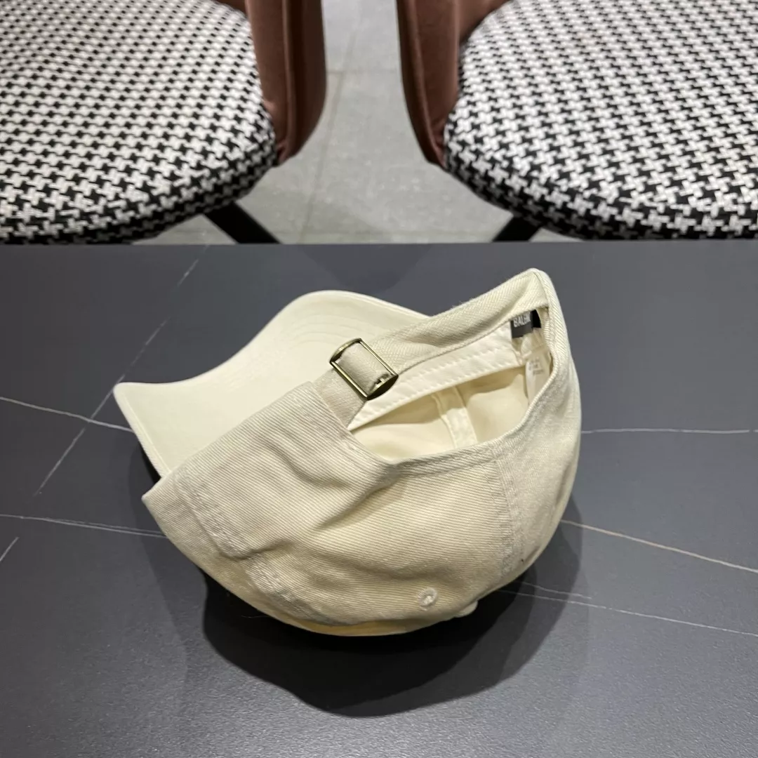 Flexible 6357 Balenciaga Caps