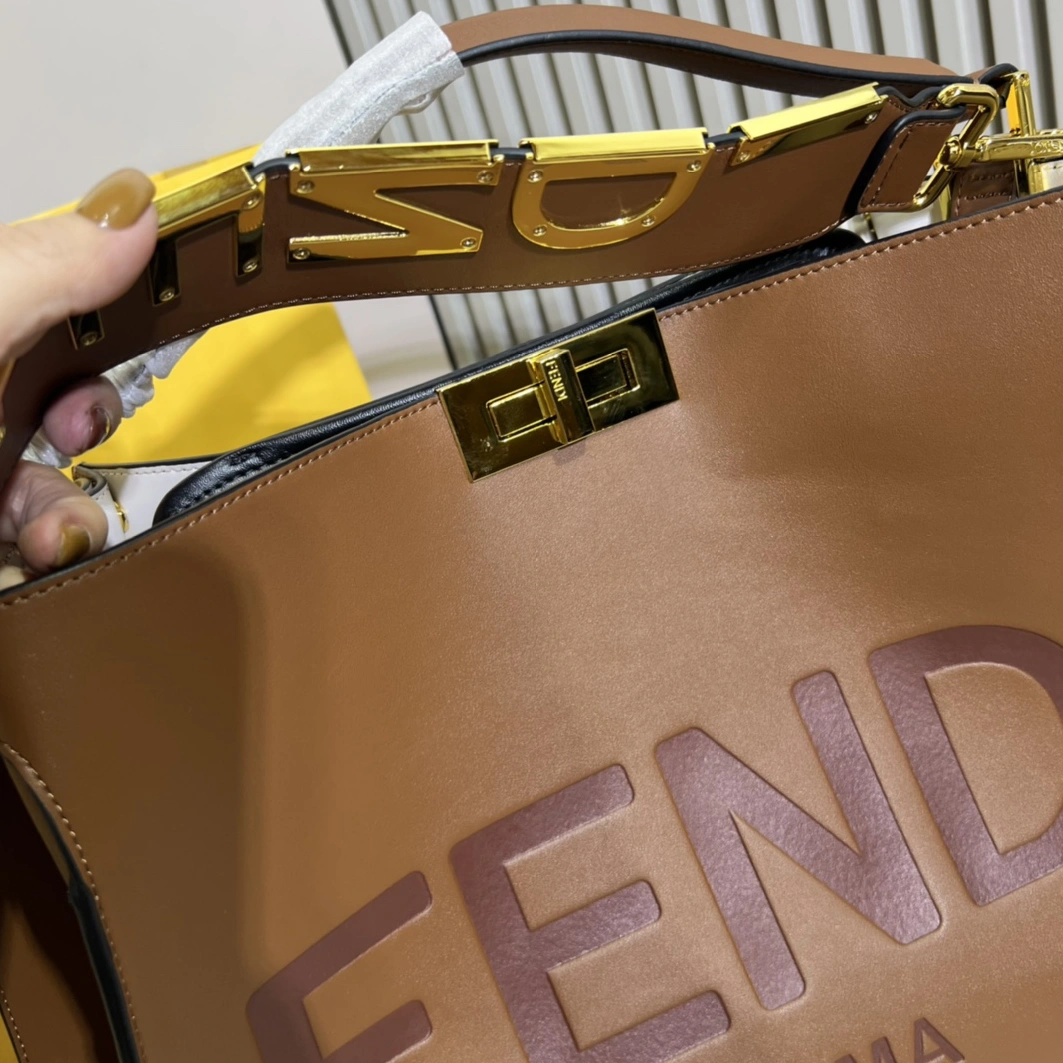 Flexible 6389 Fendi AAA Quality Handbags For Women