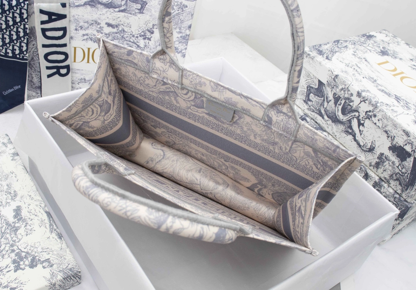 Flexible 6425 Christian Dior AAA Quality Tote-Handbags For Women