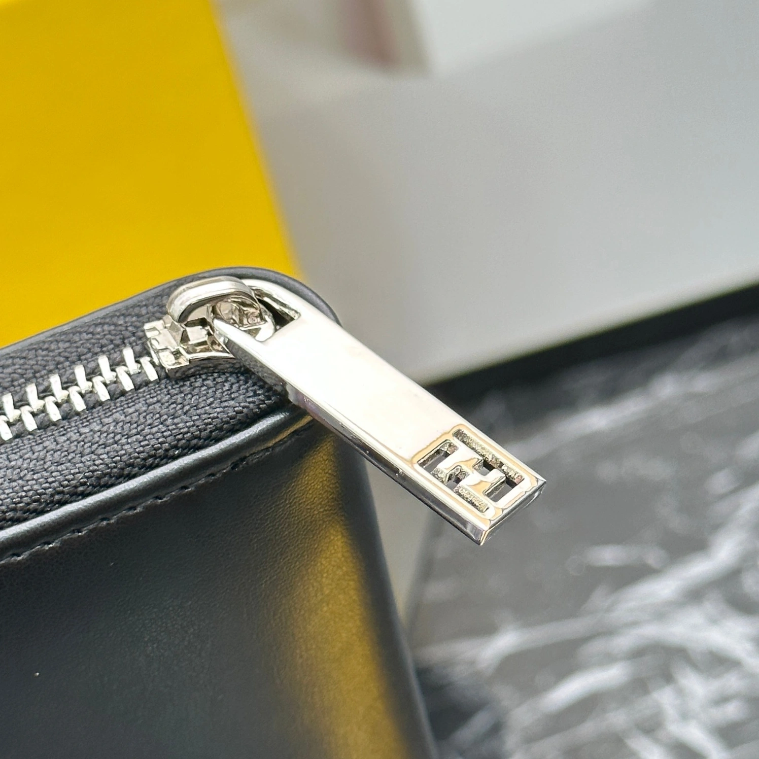 Flexible 6573 Fendi Wallets For Unisex