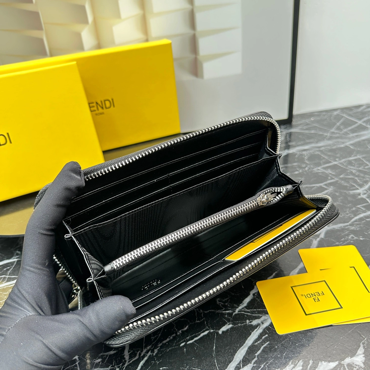 Flexible 6573 Fendi Wallets For Unisex