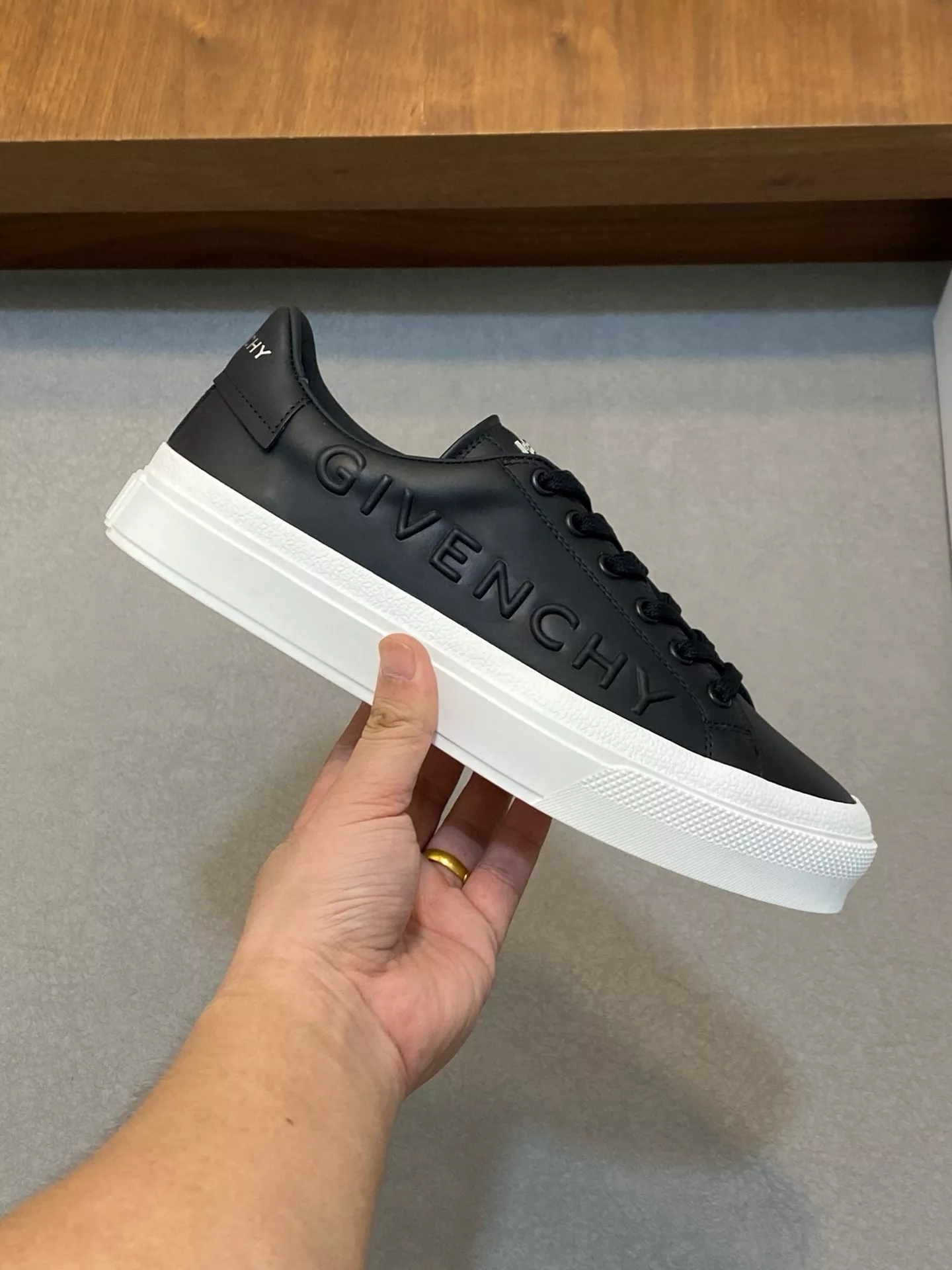 Flexible 6675 Givenchy Casual Shoes For Men