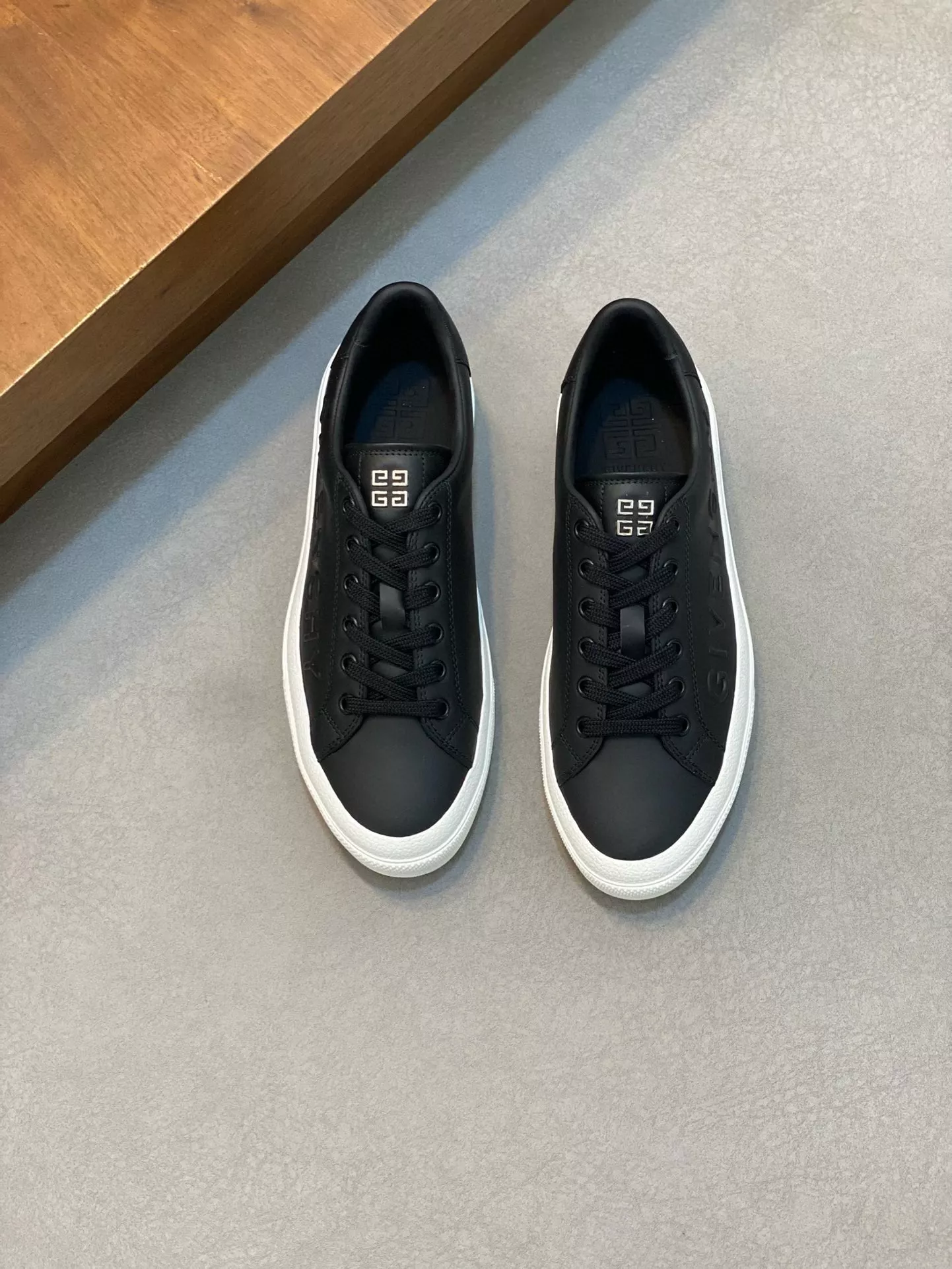 Flexible 6675 Givenchy Casual Shoes For Men