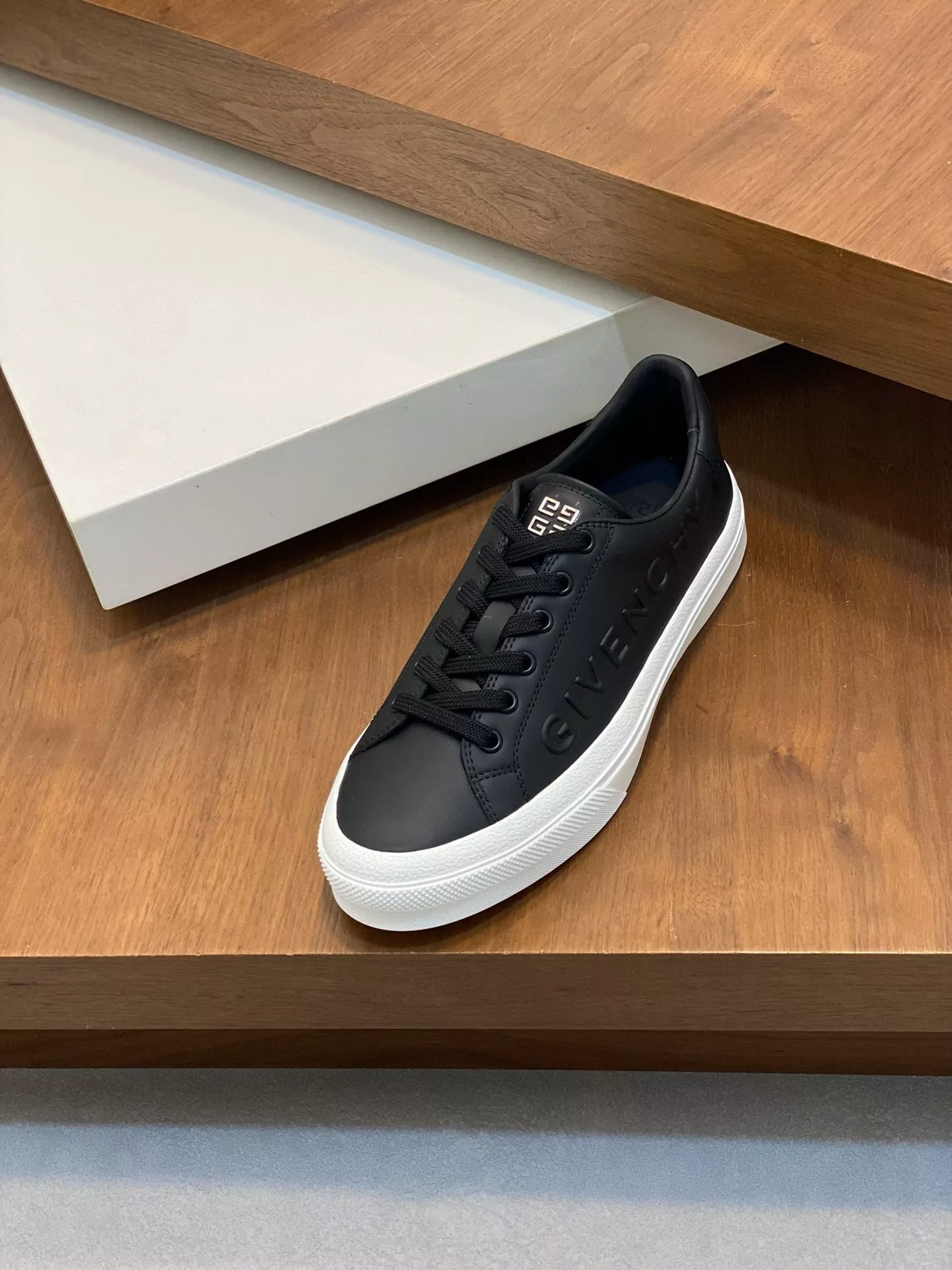 Flexible 6675 Givenchy Casual Shoes For Men