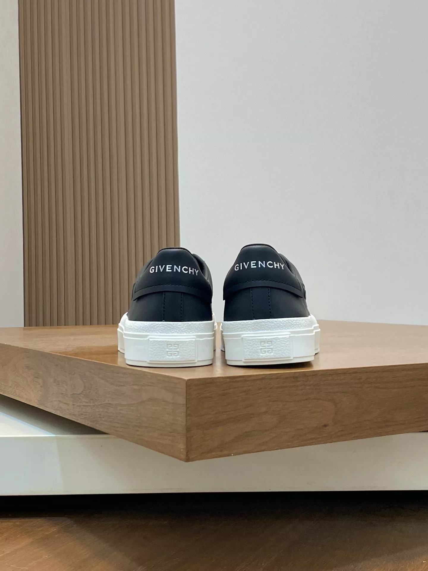 Flexible 6675 Givenchy Casual Shoes For Men