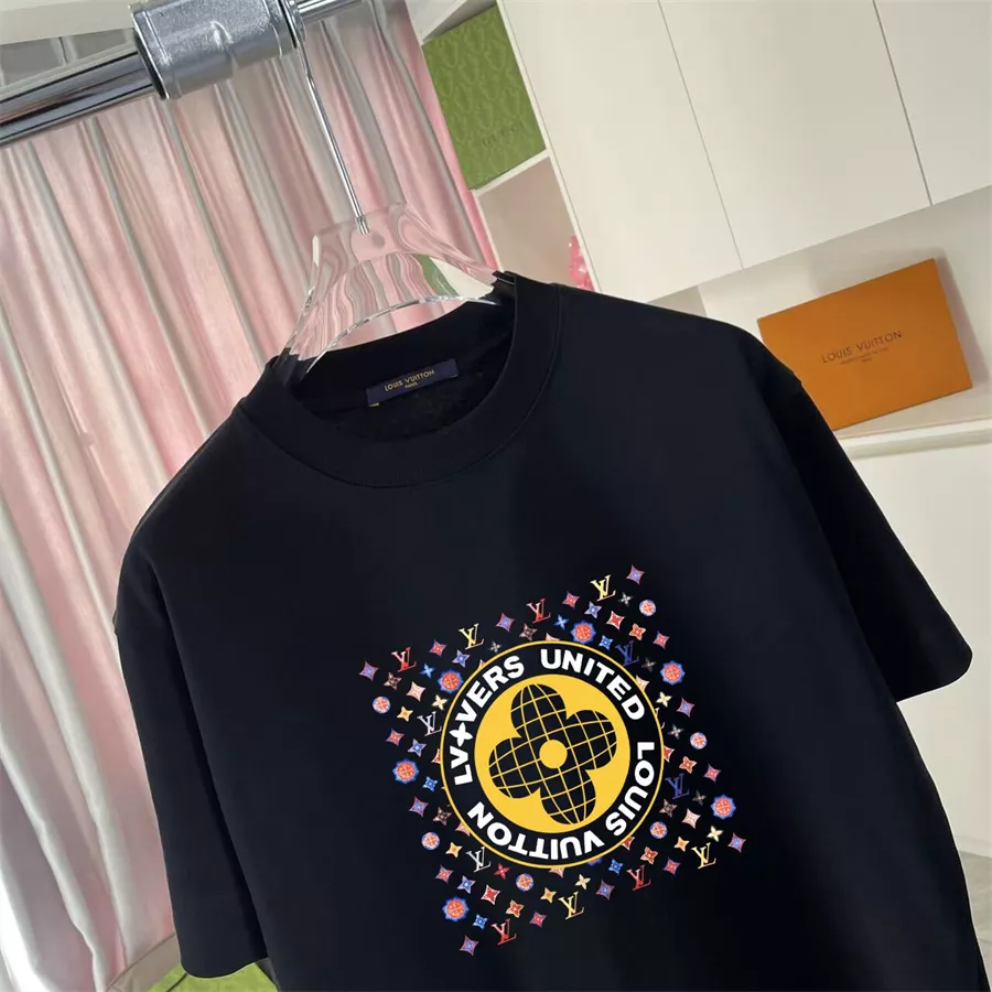 Flexible 6676 Louis Vuitton LV T-Shirts Short Sleeved For Unisex