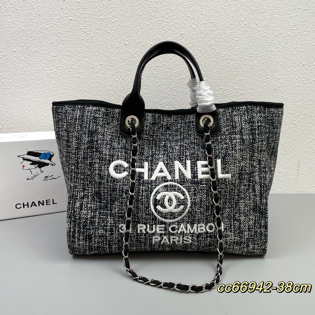 Flexible 6772 Chanel AAA Quality Handbags For Women