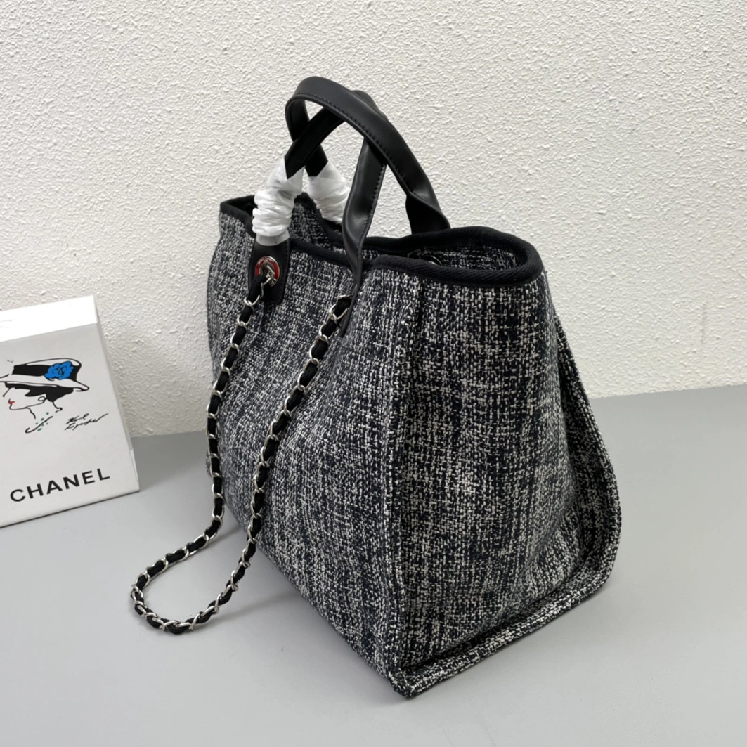 Flexible 6772 Chanel AAA Quality Handbags For Women