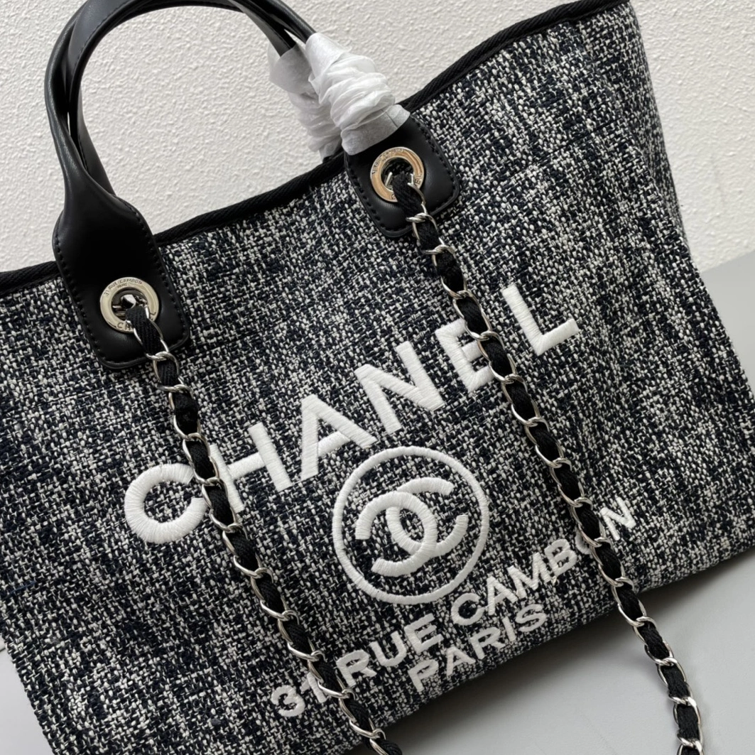 Flexible 6772 Chanel AAA Quality Handbags For Women