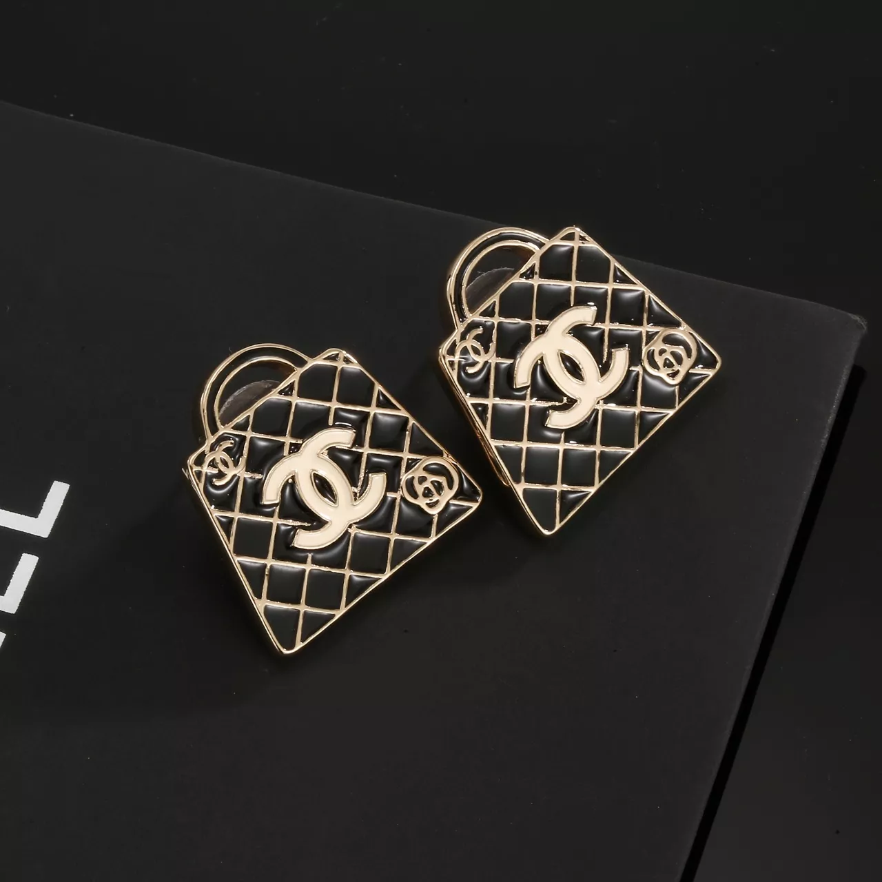 Flexible 6996 Chanel Earrings For Women