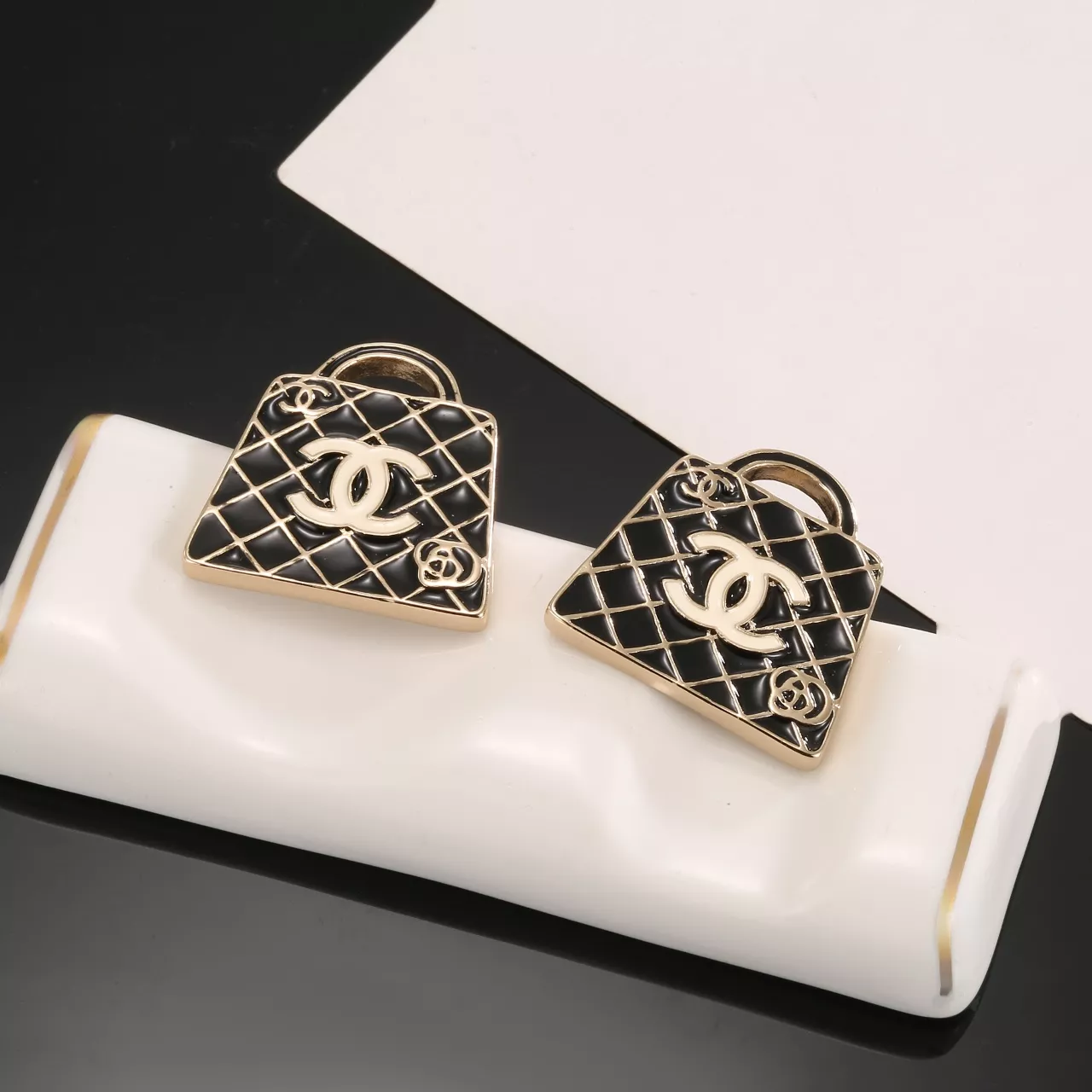 Flexible 6996 Chanel Earrings For Women
