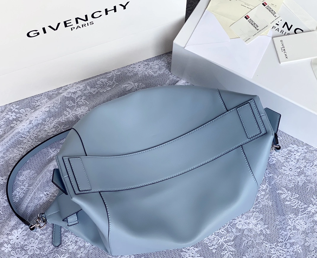 Flexible 7025 Givenchy AAA Quality Handbags For Women