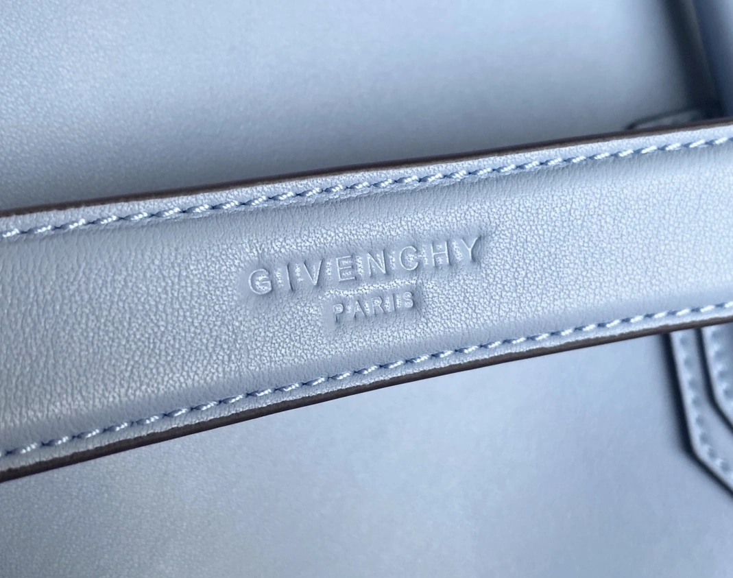 Flexible 7025 Givenchy AAA Quality Handbags For Women