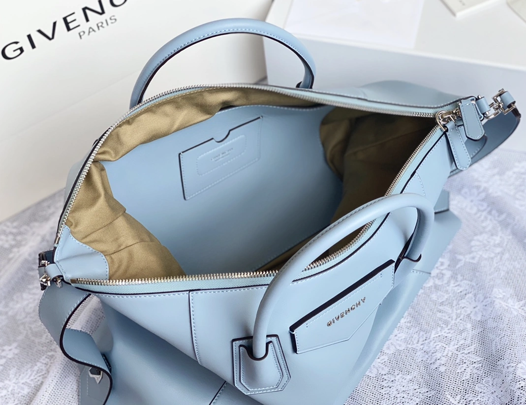 Flexible 7025 Givenchy AAA Quality Handbags For Women